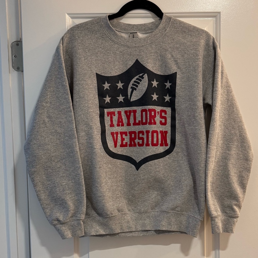 Women’s sz Sm - Taylor’s Version sweatshirt